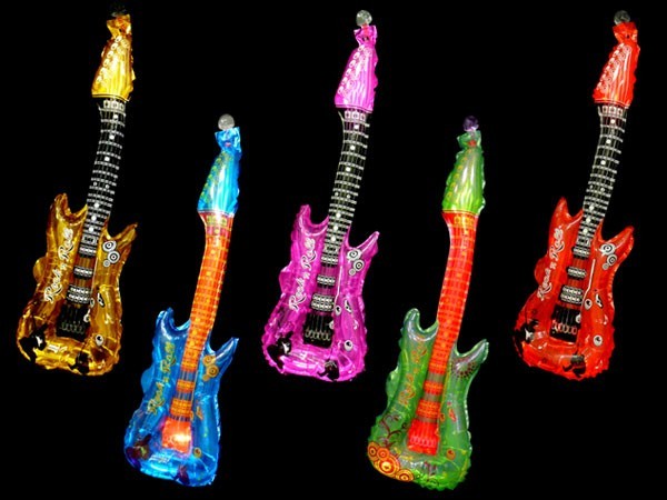 Aufblasbare Folien Luftgitarren Rock n Roll alle Farben